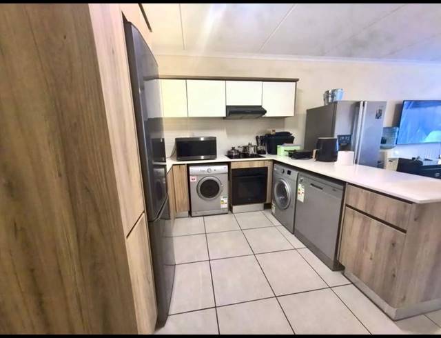 3 BEDROOM APARTMENT FOR SALE IN LINBRO PARK